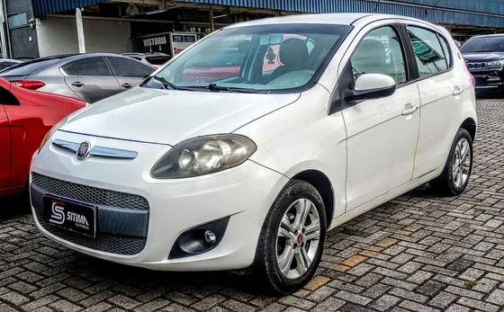 FIAT PALIO 1.4 MPI ATTRACTIVE 8V FLEX 4P MANUAL FIAT PALIO 1.4 MPI ATTRACTIVE 8V FLEX 4P MANUAL